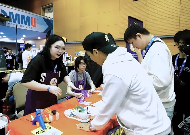 Nhiếp Ảnh Gia Cosplay Của Bạn Thuộc Kiểu Nào? 10 Nguyên Mẫu Mọi Cosplayer Đều Nhận Ra