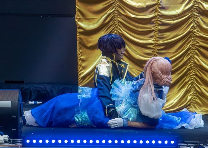 Thí sinh WCS Malaysia cầm đạo cụ trang phục tinh xảo — chất lượng mà một lần mua được nghiên cứu kỹ có thể mang lại