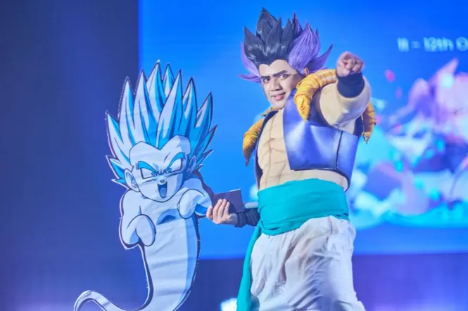 Bạn Không Phải là một Cosplayer Thi Đấu